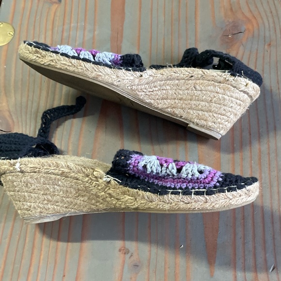 Amazing Crocheted Espadrilles - Picture 4 of 9